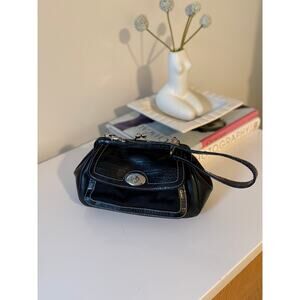 ✨ Worthington Black Kiss Lock Wristlet Clutch Faux Croc Y2K Shoulder Bag